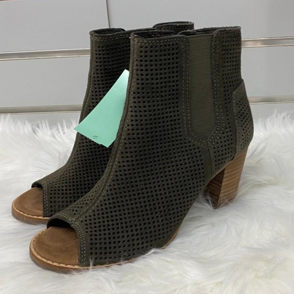 Green open toe booties by toms size 5.5